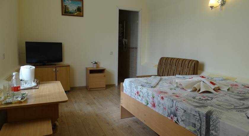 Фото Мини-отеля Emigrant  Лазаревское 9